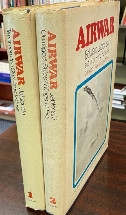 Airwar: Two Volume Set (Vol I: Outraged Skies & Wings of Fire / Vol. II: Terror fromthe Sky & Tragic Victories)