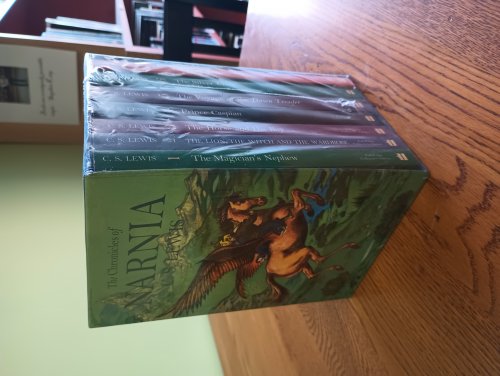 The Chronicles of Narnia Box Set: Full-Color Collector's Edition