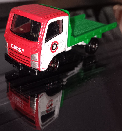 Tomica: Isuzu Elf