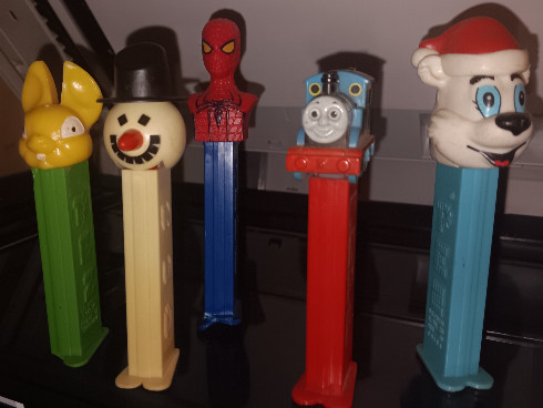 Lot of 6 Pez Dispensers: Spider-man, Thomas the train,Frosty the S man,more