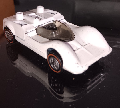 1969 Hot Wheels Red line Chaparral 2G in USA White