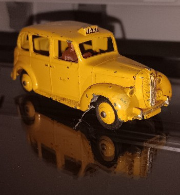 Dinky Toys No. 40h, 1950's Austin Taxi