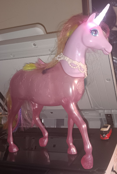 Magical Lights Unicorn with Rainbow Mane Lights and Sound Barbie Dreamtopia Pink