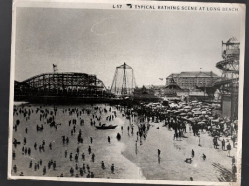 Vintage Photo:L17 Typical Bathing scene at Long Beach