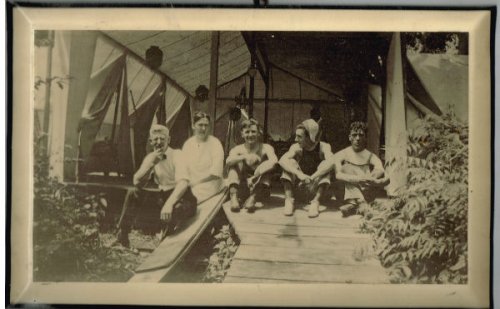 Bevilled tiin photograph with back clip-vintage 5 guys hanging out