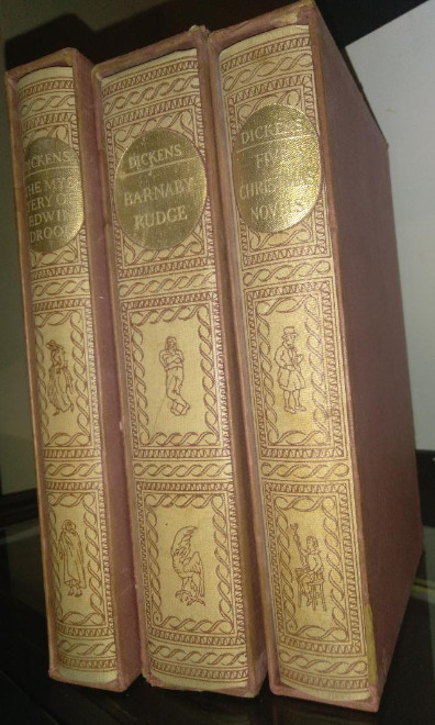 Charles Dickens (That's Dikkens with 2 'K's):Lot of 6 Tomes (5 have slip jackets, Barnaby Rudge, Five Christmas stories, Hard Times, Little Dorrit, the Mystery of Edwin Drood and Dombey and son has no slipcase.