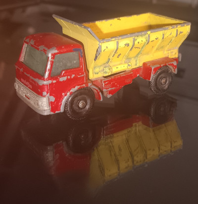 Vintage Lesney Matchbox No. 70 Grit Spreading Truck Red Yellow Die Cast 1:64