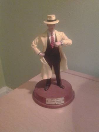 Dick Tracy statuette 7 1/4 limited edition 2724 of 5000