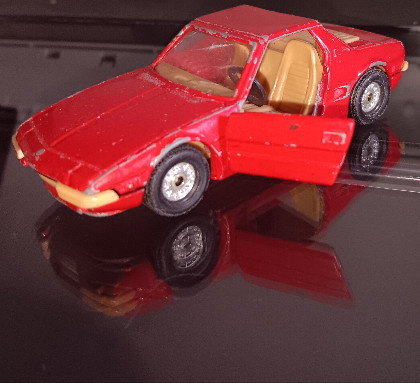 Vintage Corgi Toys Fiat X1/9 Rally Car Diecast Model 1:36 Scale Red Britain