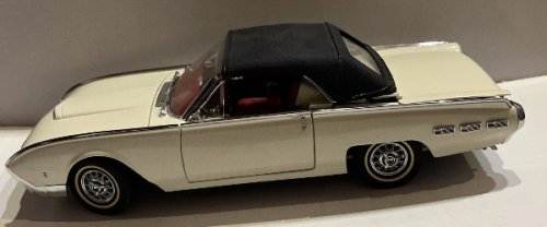 DANBURY MINT 1962 FORD THUNDERBIRD WHITE SPORTS ROADSTER CONVERTIBLE 1:24