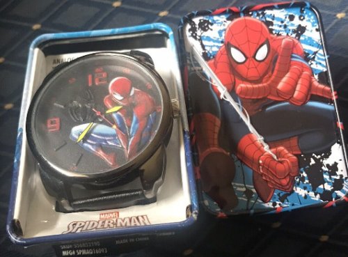 Spider-Man analog watch w/3d dial new in tin box