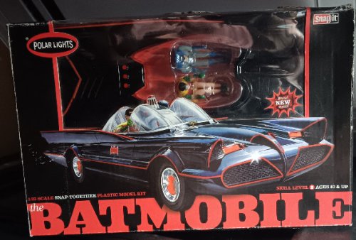 POLAR LIGHTS BATMOBILE SNAP ASSEMBLY MODEL KIT 1:25 SCALE w/ FIGURES POL824 KIT