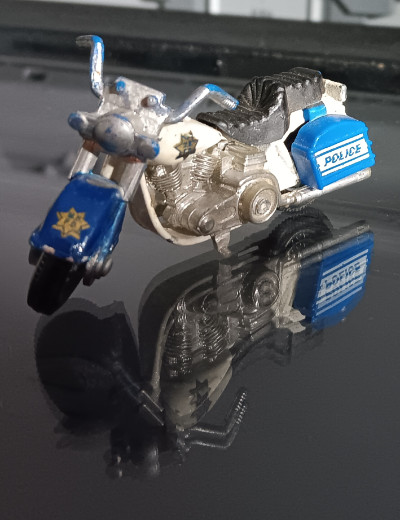 Matchbox 1993 HARLEY DAVIDSON CYCLES Superfast 1/64 POLICE ELECTRAGLIDE