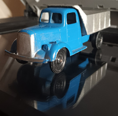 Vintage TootsieToy Blue & Silver Dump Truck USA Chicago 24 /2