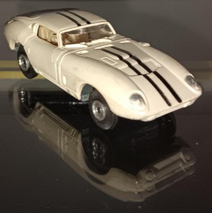 AURORA CIGAR BOX #6113 COBRA tan with BLACK Stripe. 1968 1:64
