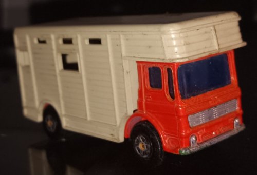VINTAGE 1969 MATCHBOX LESNEY NO. 17 HORSE BOX