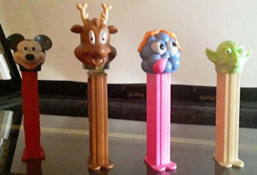 4 Pez containers (Hungarian)