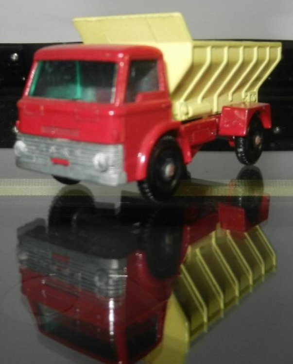 Vintage Lesney Matchbox No. 70 Grit-Spreader Truck Diecast (Made in England)