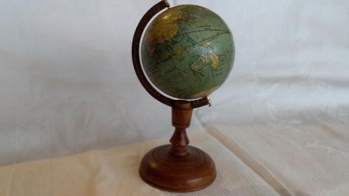 Japanese Globe for the American Market, Y. Sukagawa