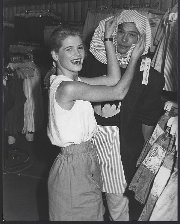 ORIGINAL PHOTOGRAPH BRAD PITT AND KRISTY SWANSON, BROADWAY DEPARTMENT STORE