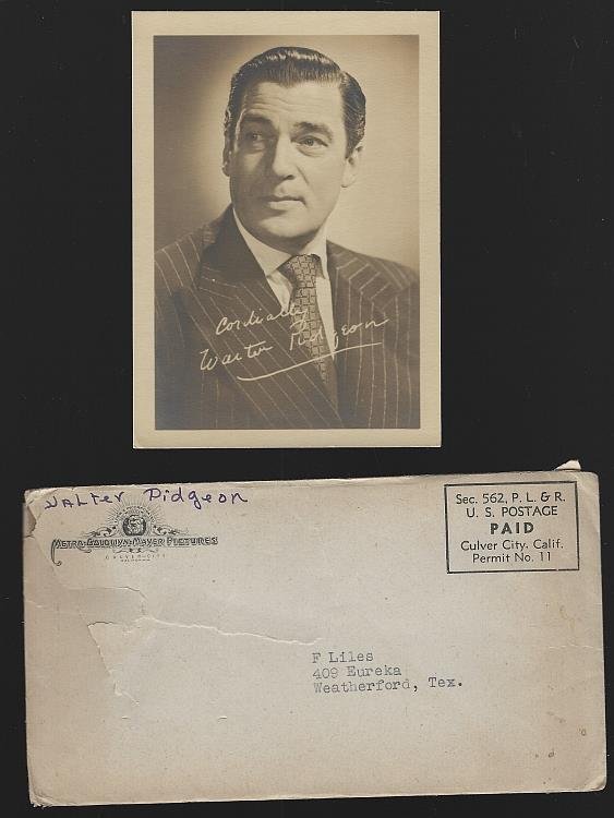 VINTAGE ORIGINAL STUDIO SIGNED PHOTOGRAPH OF WALTER PIDGEON WITH ORIGINAL ENVELOPE