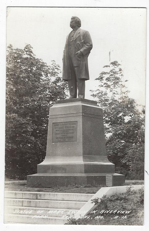 REAL PHOTO POSTCARD OF STATUE OF MARK TWAIN IN RIVERVIEW PARK, HANNIBAL, MISSOURI