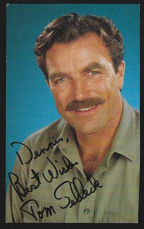 AUTOGRAPHED PHOTOGRAPH OF TOM SELLECK