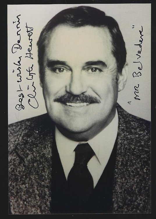 AUTOGRAPHED PHOTOGRAPH OF CHRISTOPHER HEWETT
