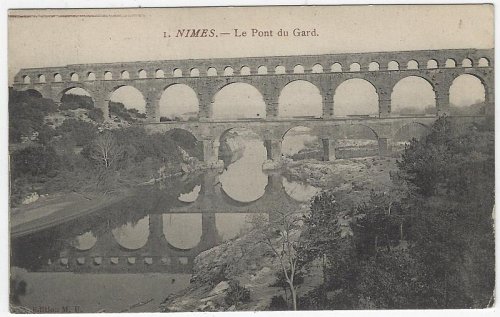 NIMES, FRANCE LE PONT DU GARD