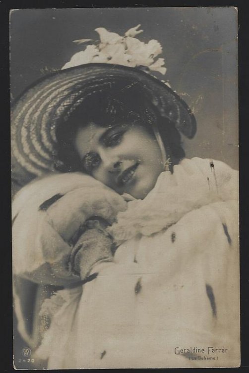 POSTCARD OF ACTRESS AND SINGER GERALDINE FARRAR