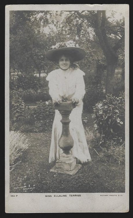 POSTCARD OF ACTRESS MISS ELLALINE TERISS IN GARDEN