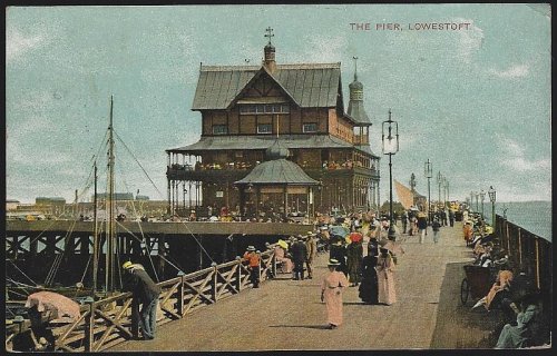 PIER, LOWESTOFT, ENGLAND