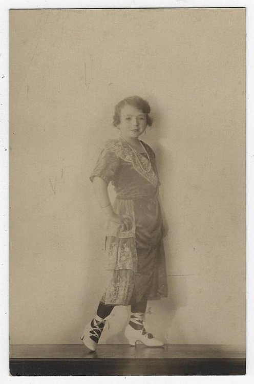 REAL PHOTO POSTCARD OF LITTLE GIRL DRESSED UP AS A FLAPPER