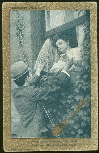 SPOONER'S DELIGHT POSTCARD COURTING COUPLE FOR ONE KISS
