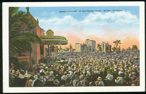BAND CONCERT IN BAYFRONT PARK, MIAMI, FLORIDA