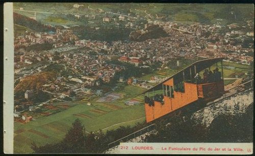 LE FUNICULAIRE DU PIC DU JER ET LA VILLE, LOURDES, FRANCE