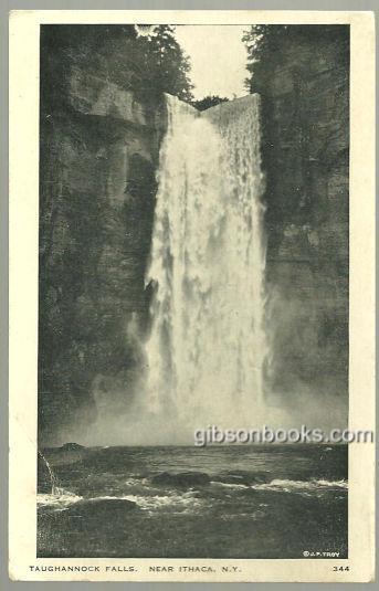 TAUGHANNOCK FALLS NEAR ITHACA, NEW YORK