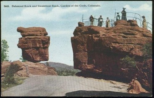 BALANCED ROCK AND STEAMBOAT ROCK, GARDEN OF THE GODS, COLORADO