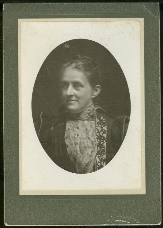 VINTAGE PHOTOGRAPH OF EMMA CHRISTIAN BY POTTER