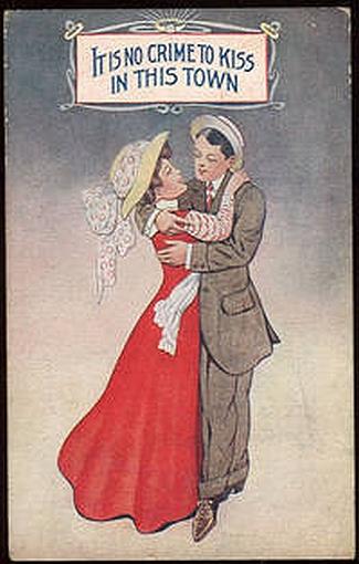 KISSING COUPLE, IT IS NO CRIME TO KISS IN THIS TOWN