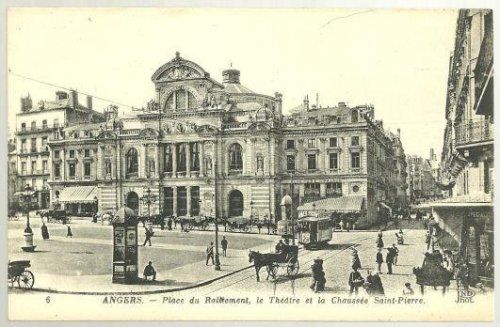 ANGERS, FRANCE, PLACE DU ROULEMENT LE THEATRE ET LA CHAUSSEE SAINT PIERRE