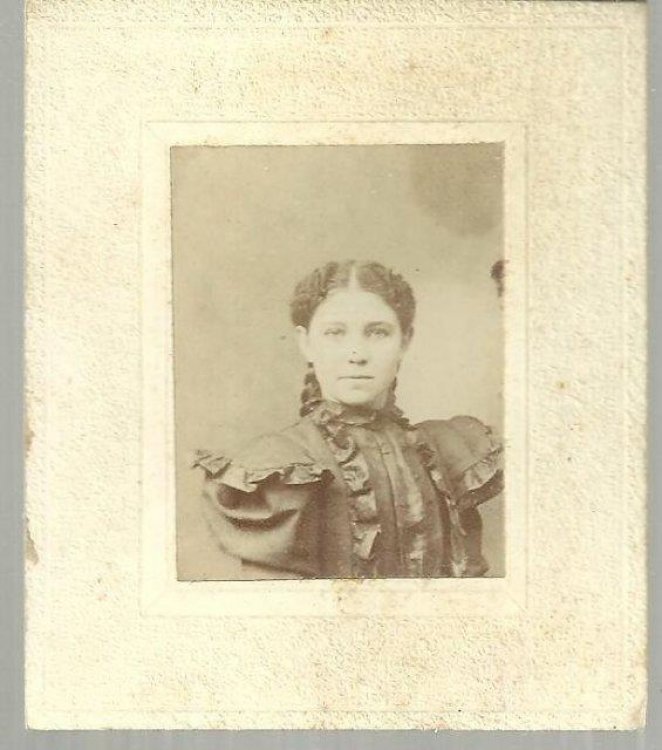 LADY IN DRESS AND BRAIDS CABINET CARD