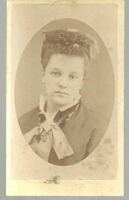 LADY IN DRESS CABINET CARD
