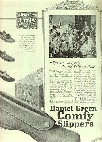 1921 LADIES HOME JOURNAL DANIEL GREEN COMFY SLIPPER MAGAZINE ADVERTISEMENT