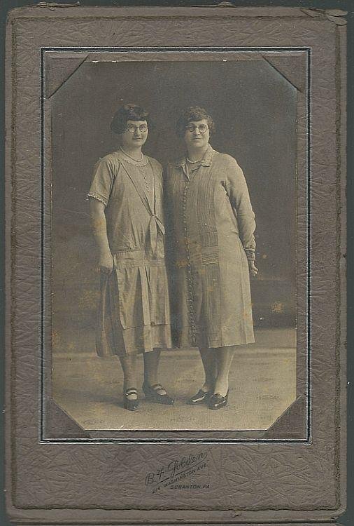 FRAMED PHOTOGRAPH OF TWO SISTERS FROM SCRANTON, PENNSYLVANIA