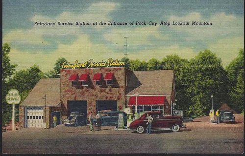 FAIRYLAND SERVICE STATION AT THE ENTRANCE OF ROCK CITY, LOOKOUT MOUNTAIN, CHATTANOOGA, TENNESSEE