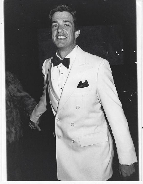 ORIGINAL PHOTOGRAPH OF DOUG SHEEHAN OF KNOT'S LANDING AT THE CENTURY PLAZA HOTEL FOR ANNUAL PARTY FOR THE SHOW