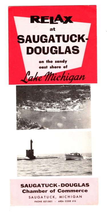 Relax at Saugatuck Douglas : On the Sandy East Shore of Lake Michigan