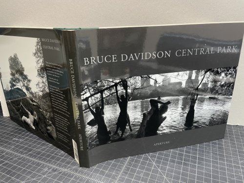 BRUCE DAVIDSON : Central Park ( signed )