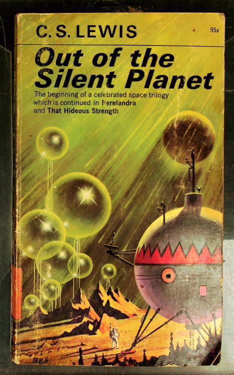 Out of the silent planet (Macmillan paperbacks edition)